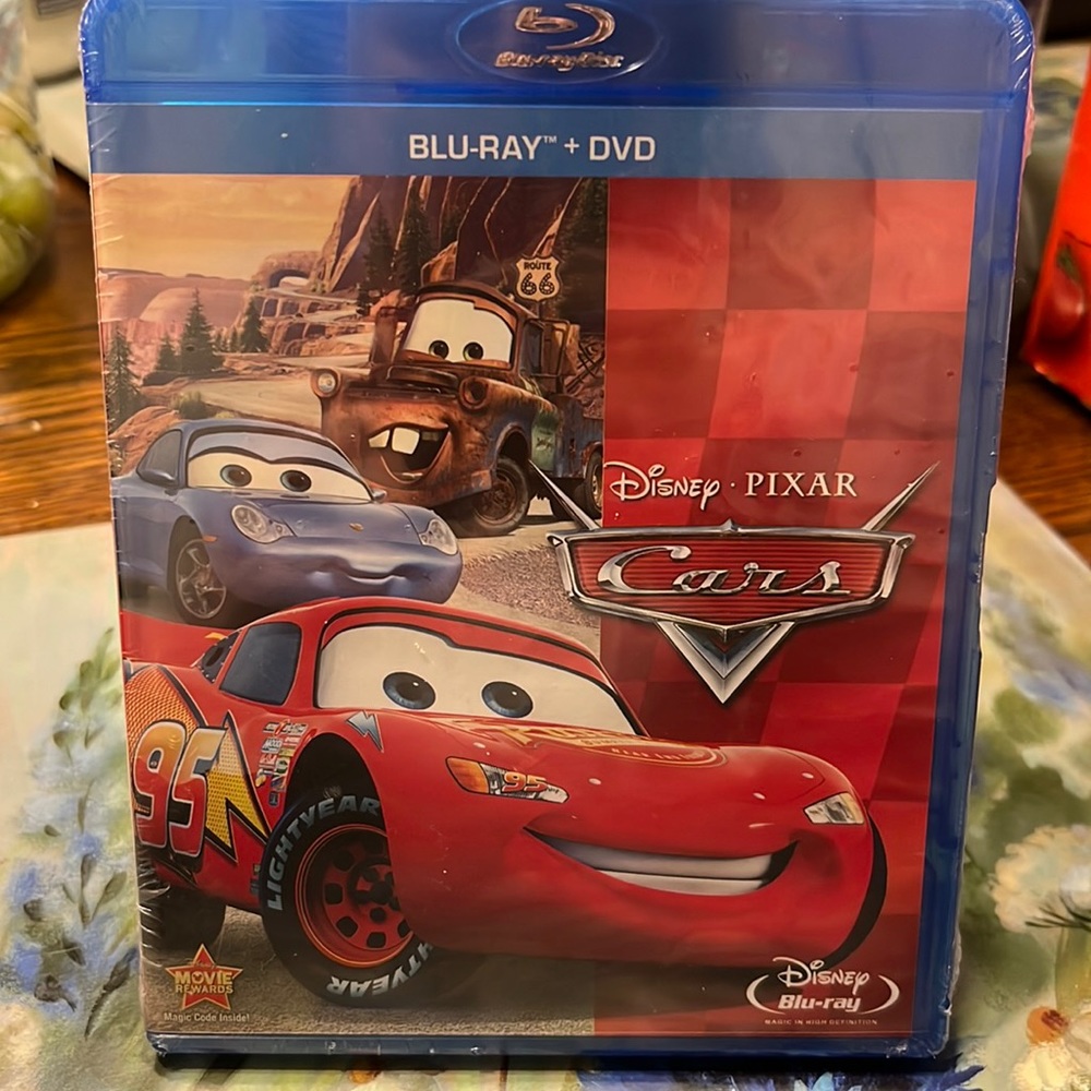 Cars Disney Pixar blue ray and dvd